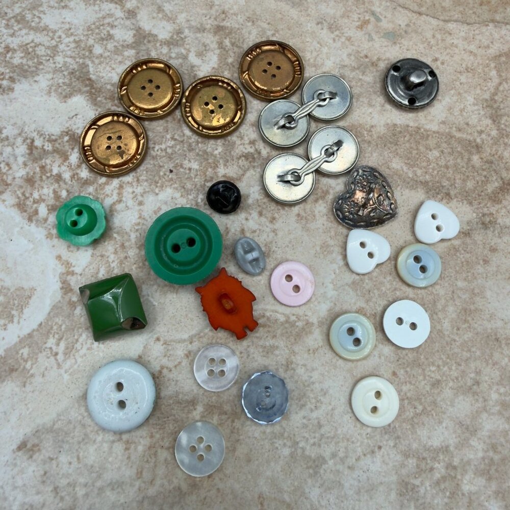 Vintage Mixed Button Lot Fabric Covered Metal Plastic Sewing Craft Variety - Picture 11 of 11